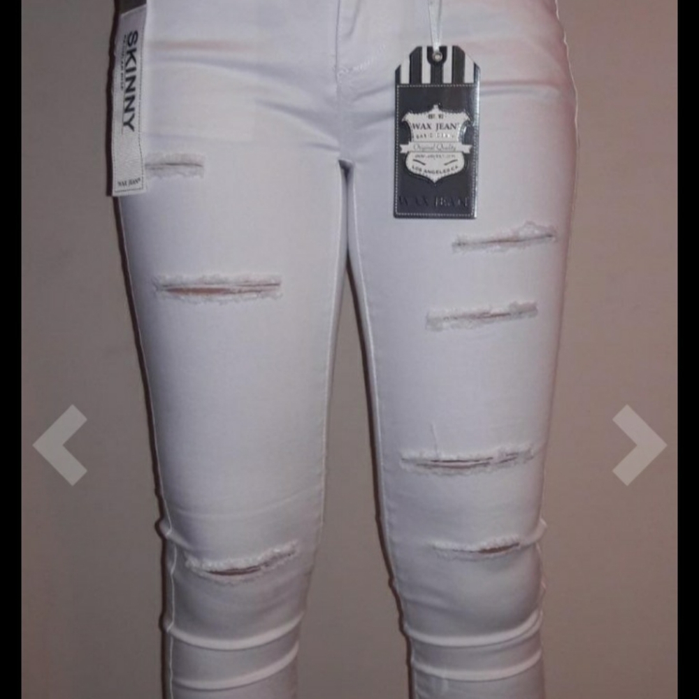 Mid-Rise Skinny Jegging Jeans w Distressing